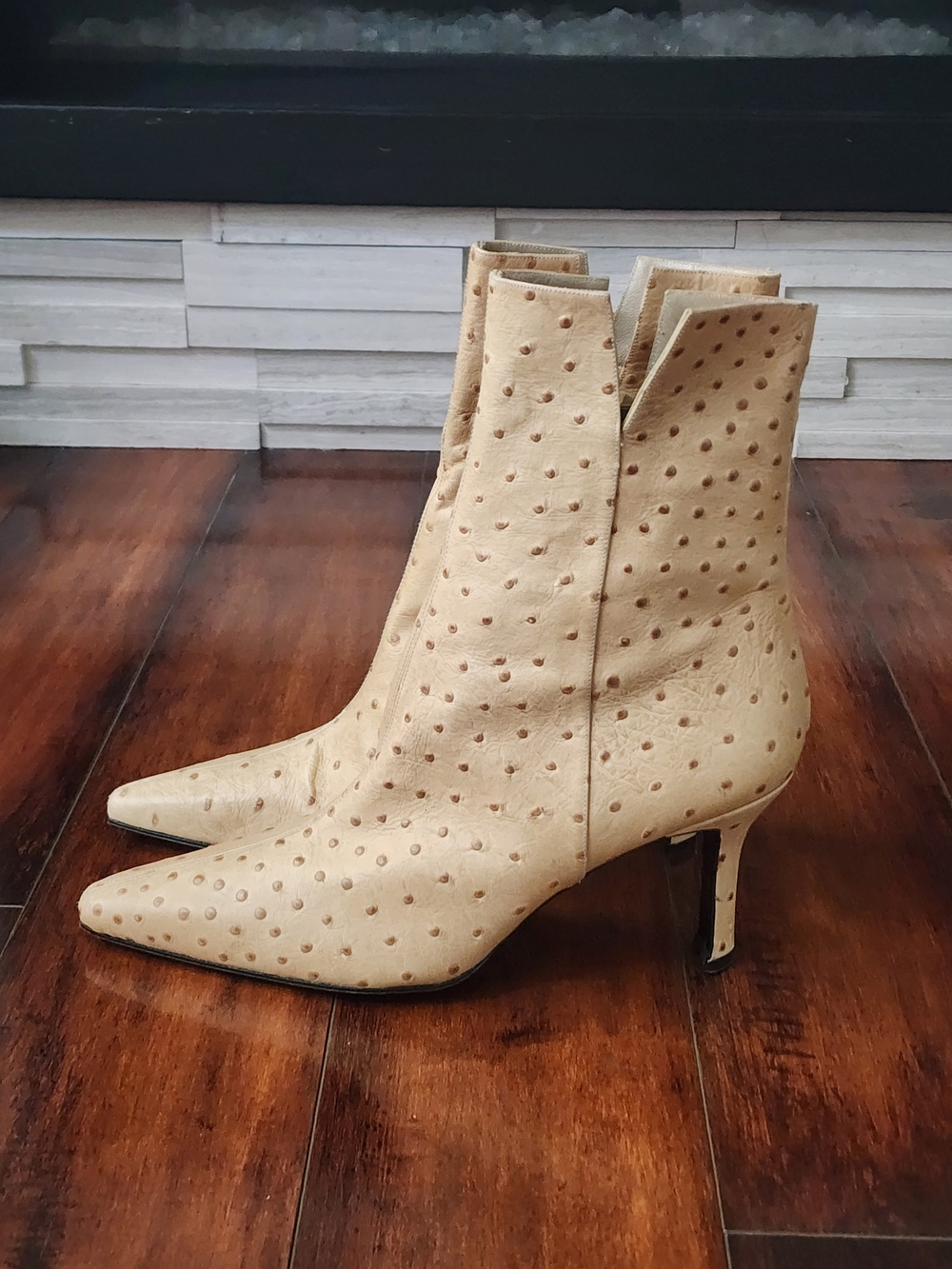 Vintage Stuart Weitzman Genuine Full-Quill Ostrich Leather Ankle Boots Size 7